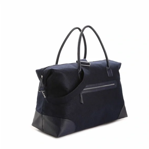 ♻️Reposted New DSW navy felt weekender bag for your traveling - Picture 1 of 14